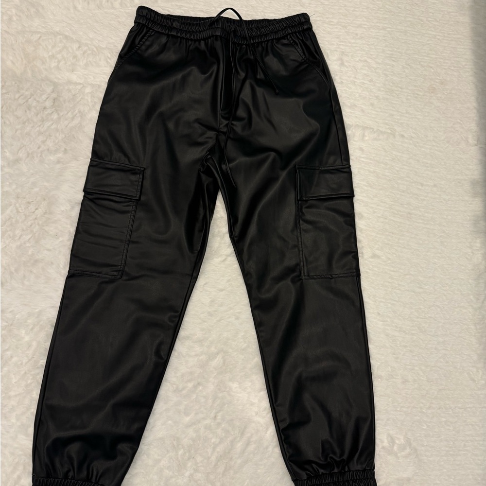 Zara Cargo